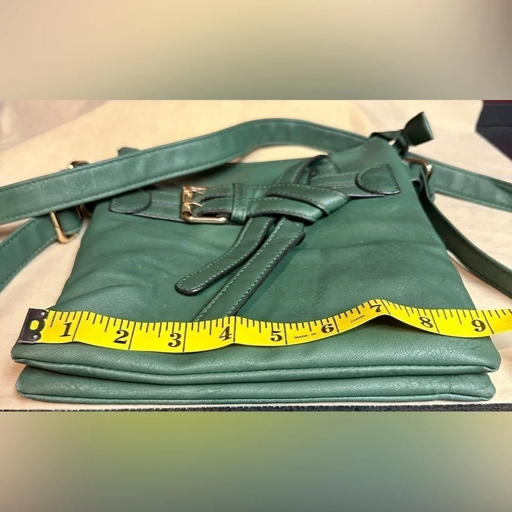 Black Rivet Green Faux Leather Crossbody Purse Multiple Sections 9”x10”x1.5” - Picture 3 of 14